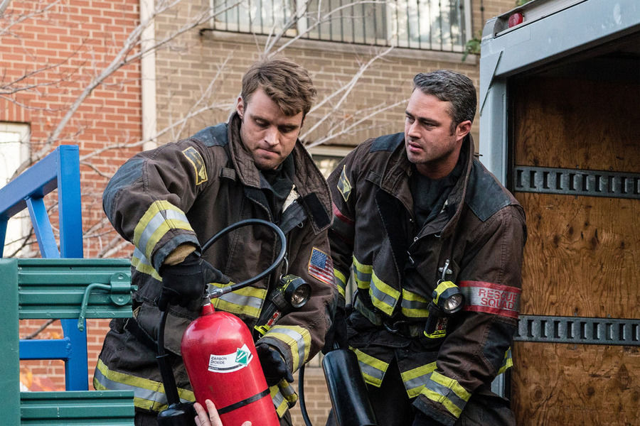 Chicago Fire S4E9 Short and Fat