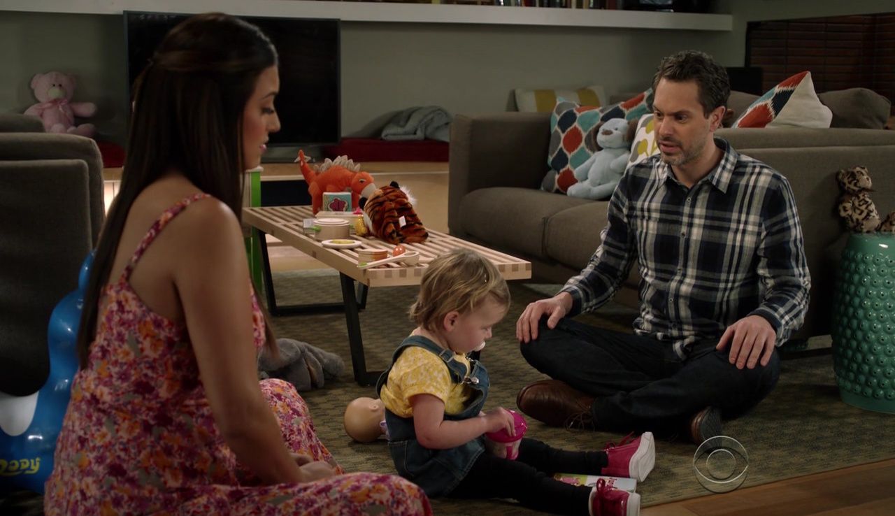 Life in Pieces S2E19 Babysit Argument Invention Butterfly