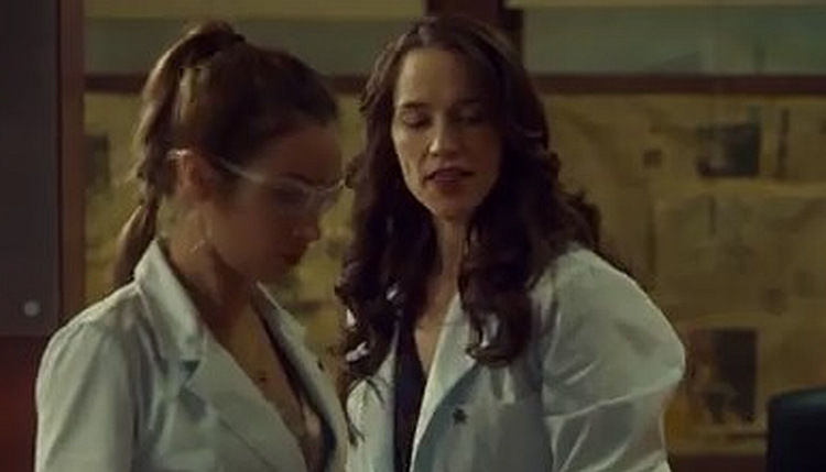 Wynonna Earp S2E2 Shed Your Skin